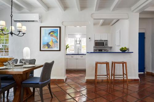 2 bedrooms, 4 beds