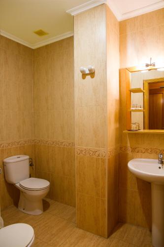 Hotel Los 14 – Pravia, FL