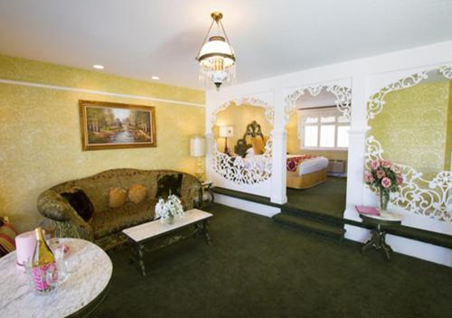 瑪丹娜酒店 (Madonna Inn) in 聖路易斯奧比斯保