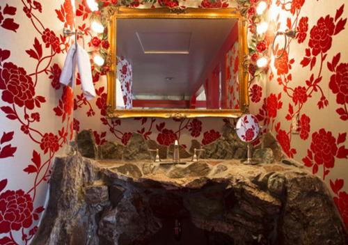 117829271 Madonna Inn
