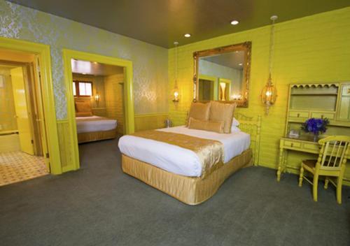 117829608 Madonna Inn
