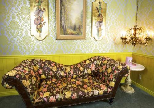 117829737 Madonna Inn