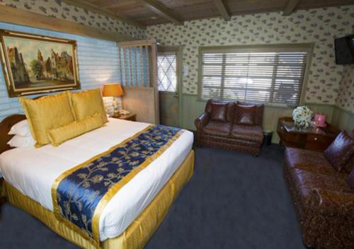 117830679 Madonna Inn