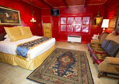 117831003 Madonna Inn