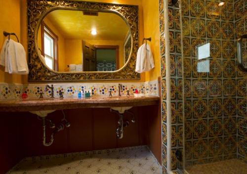 117831891 Madonna Inn