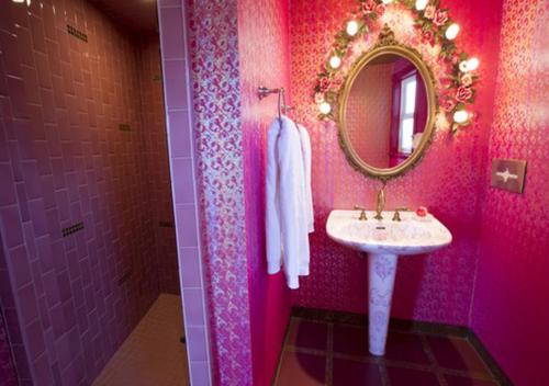 117832375 Madonna Inn