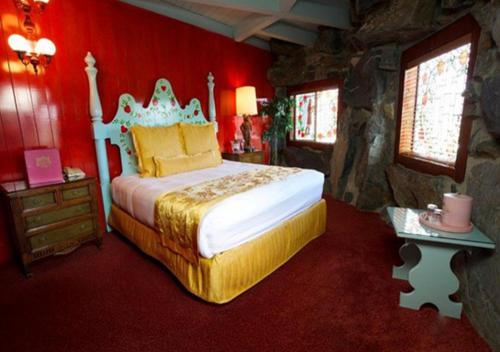 117844856 Madonna Inn