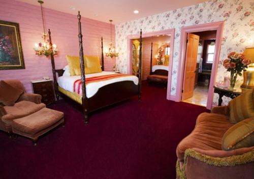 117845820 Madonna Inn