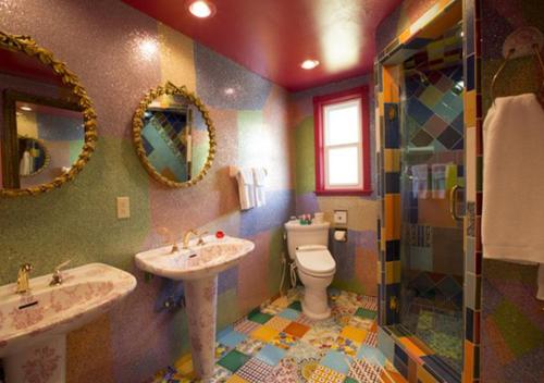 117847005 Madonna Inn