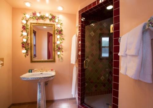 117848588 Madonna Inn