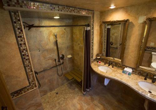 117848644 Madonna Inn