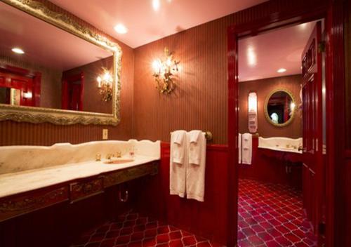 117850179 Madonna Inn