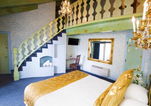 117850424 Madonna Inn