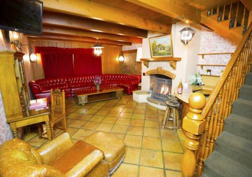117850716 Madonna Inn