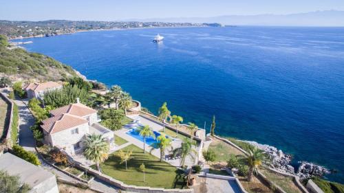 Infinity Blue Villa in Vasilitsi