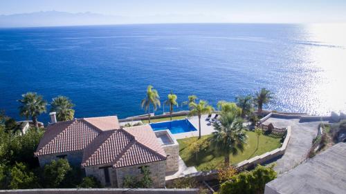 Infinity Blue Villa in Vasilitsi