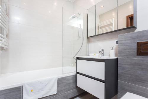 Self Check - in 24h near Tauron Arena Apartments by InPoint - image 2