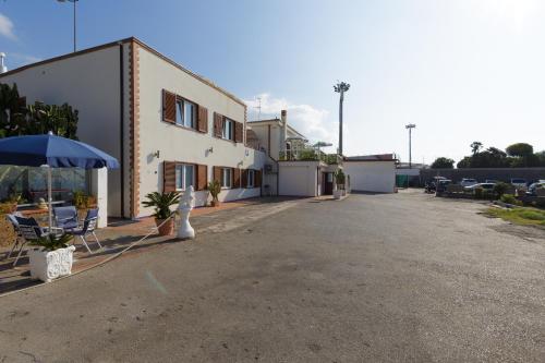 14 Leoni - image 12
