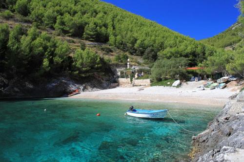 Secluded fisherman's cottage Cove Bratinja Luka Korcula - 12599 - main image