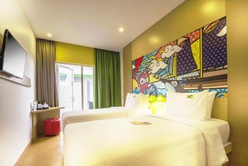 Discount [75% Off] Maxonehotels At Resort Delia Makassar Indonesia | Hotel Near Me Indoor Pool