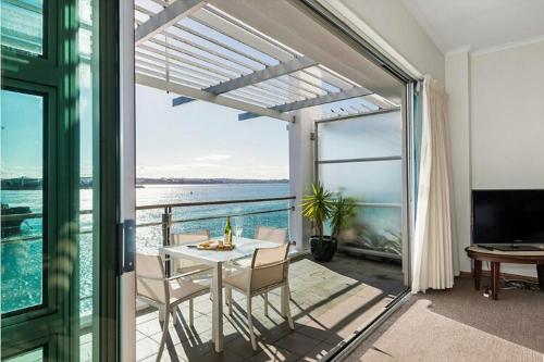 1BR Princes Wharf Apartment with Fabulous Views - Auckland