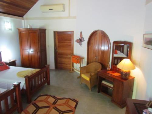 Kingsacre – Ko Phuket, WY