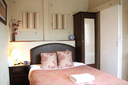 Moonraker House - image 3