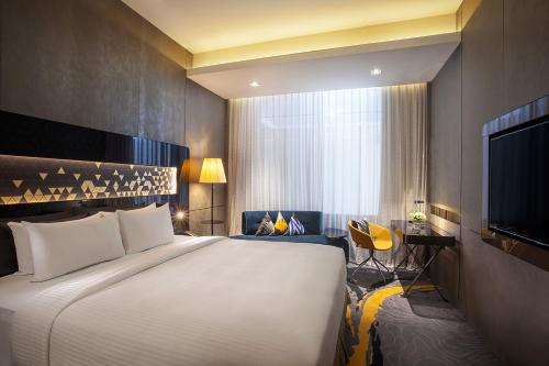 room detail thumbnail 1