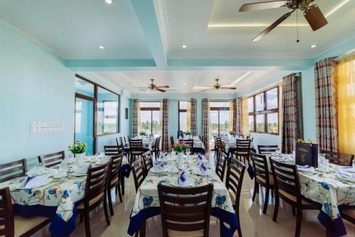 مطعم, ريكيدهاي إن (Rekidhiye Inn) in أدو أتول