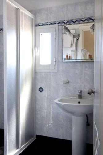 2 twin beds