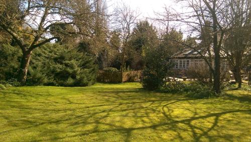 Orchard Pond Bed & Breakfast in Duxford