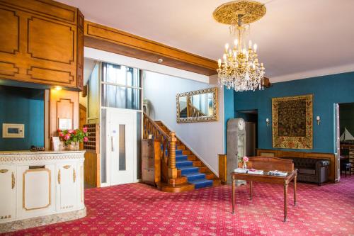 . Hostellerie de La Roseraie