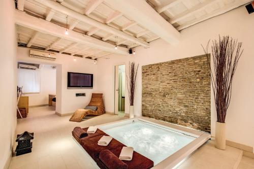 YH Jacuzzi Suite Rome