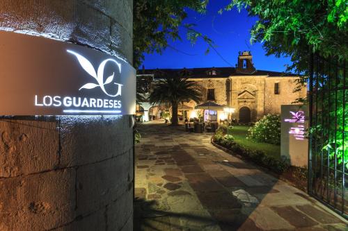 Los Guardeses - Hotel - Solares