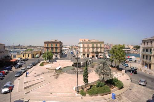 Hotel L'Arcangelo - Boutique Hotel Room Type - Camera deluxe con balcone e vista piazza e mare