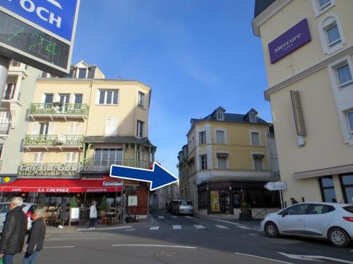 Studio MEZZANINE en centre-ville, proche casino et plage 2