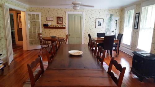 Hummingbird Inn