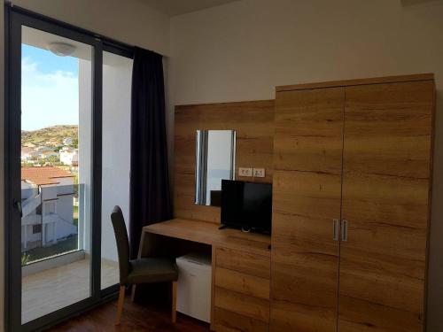 Double Room with Balcony (2 Adults + 1 Child)