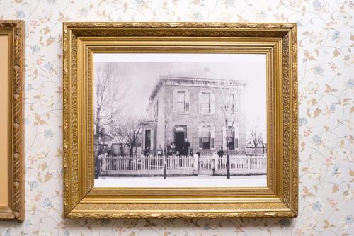 Historic Sion Bass Guest House - image 6