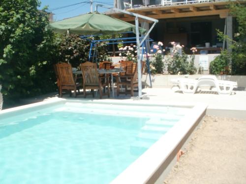  Beach Apartments Toni, Ferienwohnung in Podstrana