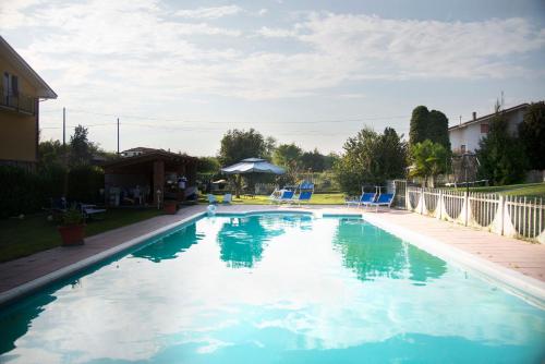 Svømmebasseng, Piemont Apartments in Novara
