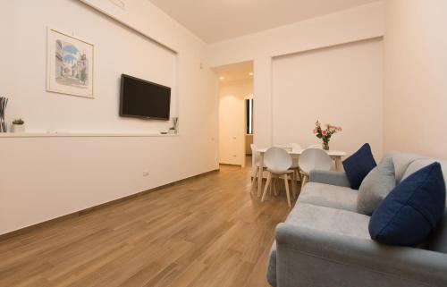 Two-Bedroom Townhouse image 4