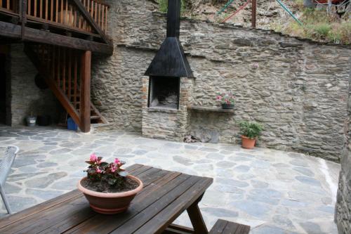 A szálláshely kívülről, El Raco de Cal Maro in Montferrer