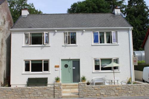 Exterior view, The Bridges Bed and Breakfast in Donegal