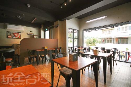 Ark stay方舟文旅山嵐新館溜滑梯商務民宿 in Nantou