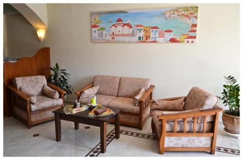 Alex – Pigadia, AZ