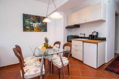 Danezis City Stars Apartments - image 2