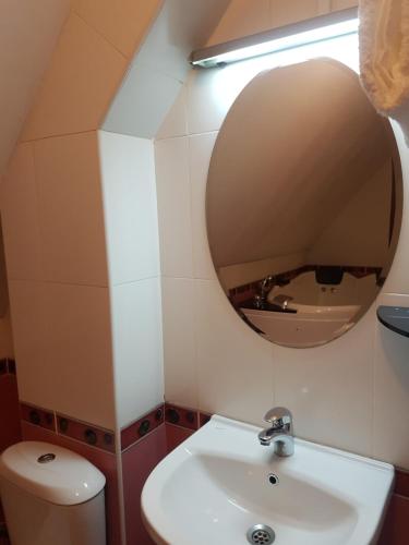 Hotel Diavolo – Sofia, NY