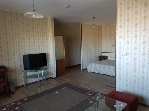 Hotel Diavolo – Sofia, NY