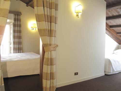 Hotel Albergo Santa Chiara - image 10